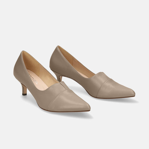 10% OFF: 2024SSBI: Pointed toe switching pumps (5154) beige