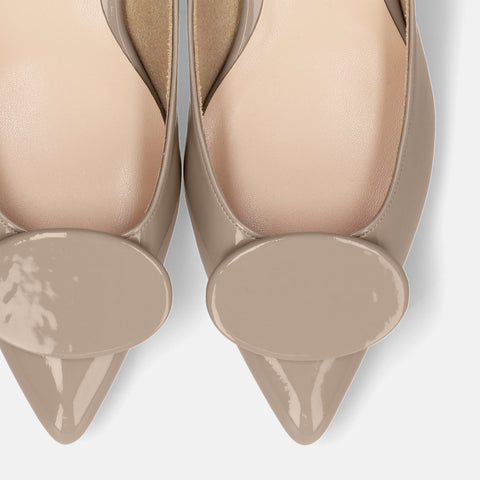 予約：2026SS：オーバルパーツ付き パンプス（m45022）グレージュE